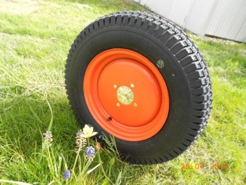  Rasen Rad 12" -Orangegelb - schmal - Kubota : A13, A14, Aste, B1-14, B40, B1200, B1400, B1402, B1500, B1550, B1750, B4200, B6000, B6001, B6100, B7000, B7001, B7100, XB1
Zen-Noh : ZB1200, ZB1400, ZB1402, ZB1500, ZB6000, ZB6001, ZB6100, ZB7000, ZB7001, ZB7100
