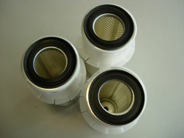Enthält 3 Luftfilter Ref. 15221-11224 = 75.96 € anstatt 94.95 €